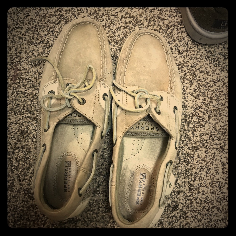 Tan sperrys (women)